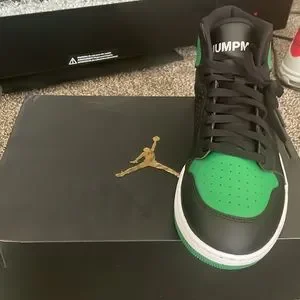 Jordan Access, green and black.  AR3762 013. Size 11 or 11.5. New Nike Air Jordan Access Black/Aloe Verde Green AR3762 013  main image 3